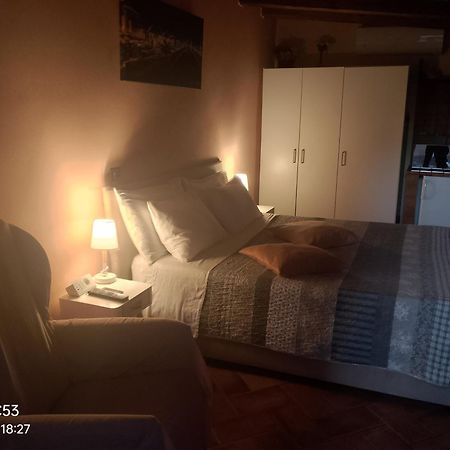 Suite Felix Fiumicino Bagian luar foto