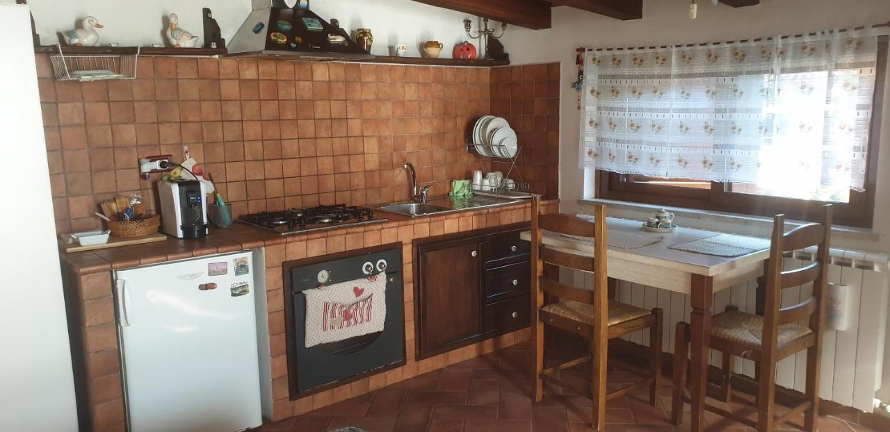 Suite Felix Fiumicino Bagian luar foto